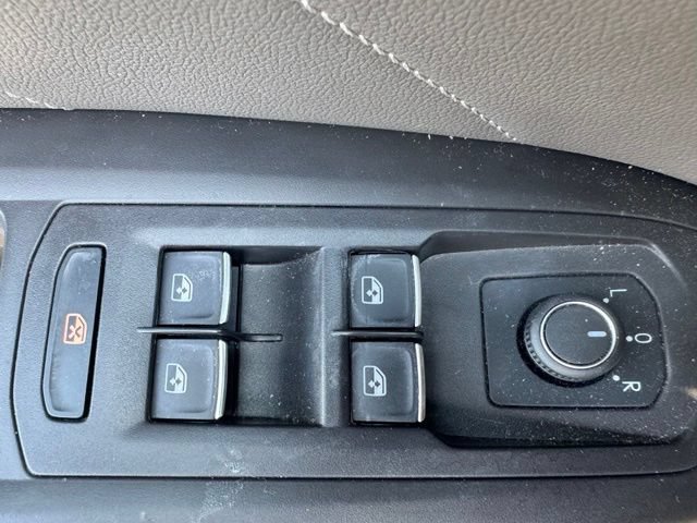 Used 2022 Volkswagen Atlas Cross Sport SEL R-Line AWD/4WD image 9