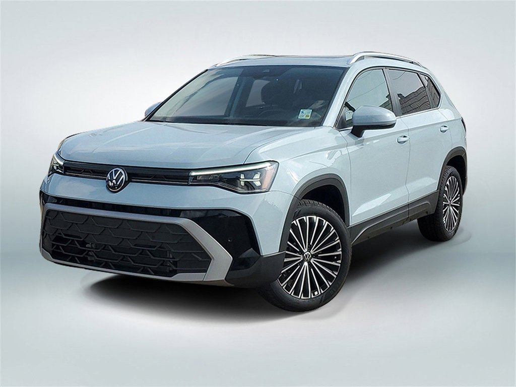 Used 2025 Volkswagen Taos SE image 1
