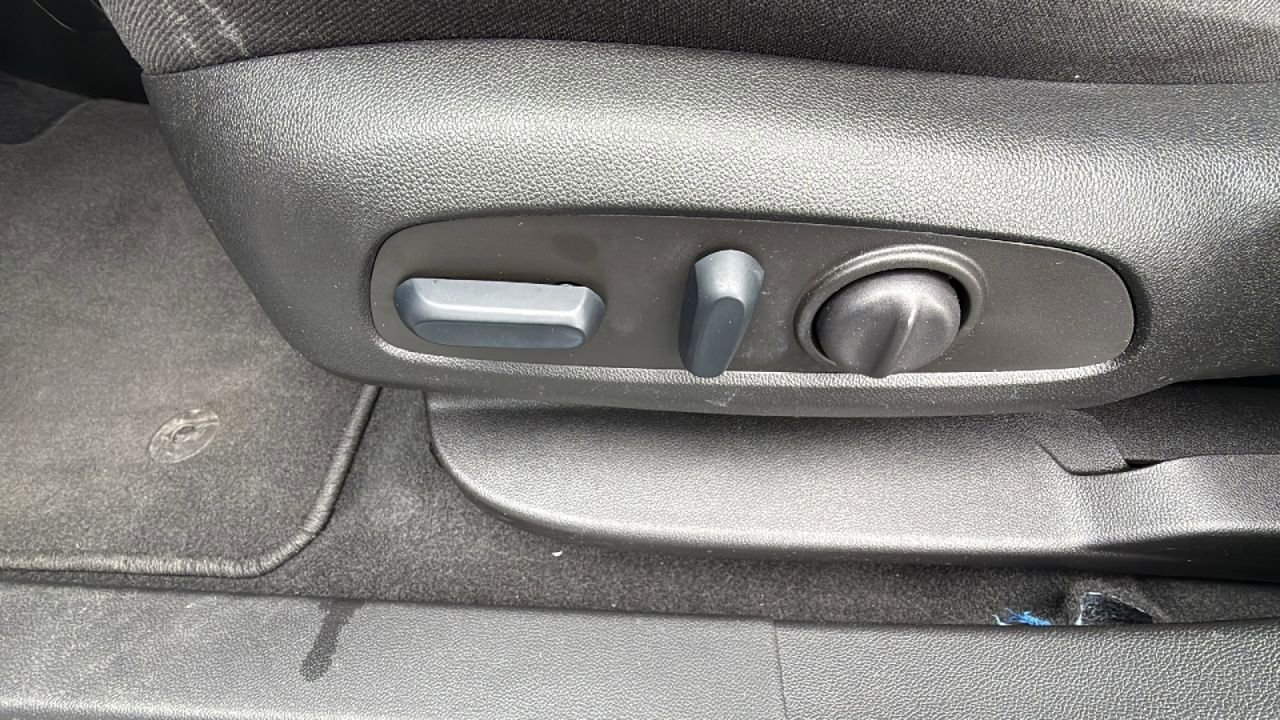 Used 2023 Chevrolet Blazer LT w/ Driver Confidence Package image 28