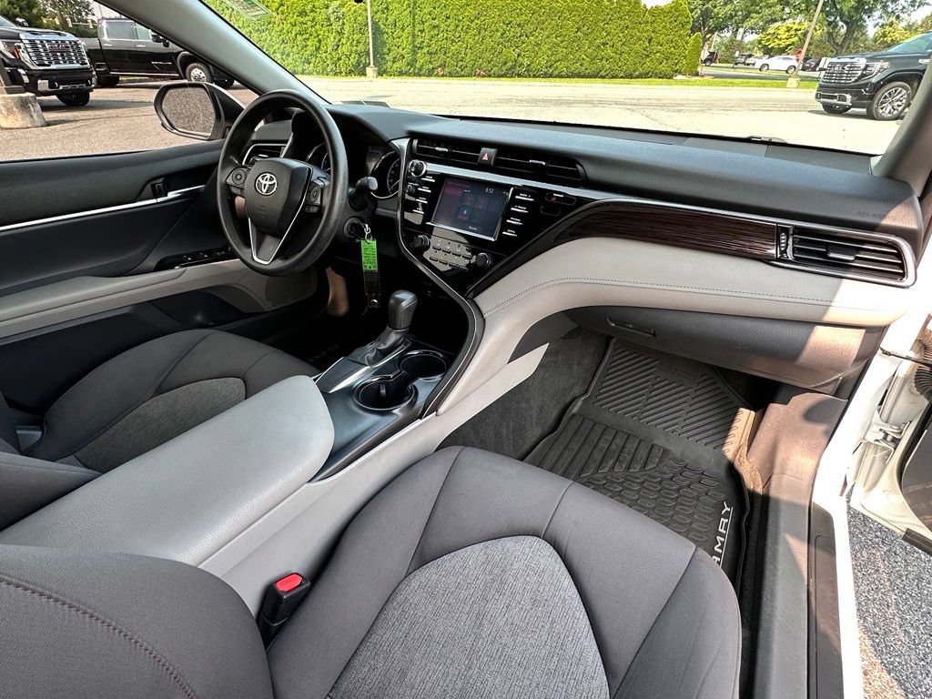 Used 2019 Toyota Camry LE FWD image 15