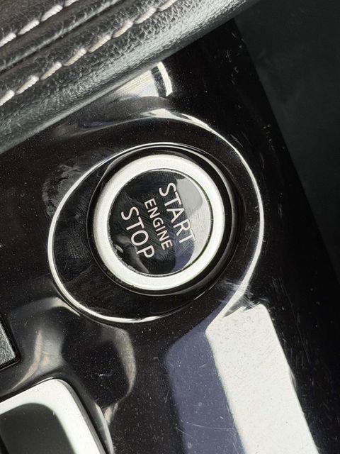 Used 2020 Nissan Kicks SR w/ Exterior Package image 22