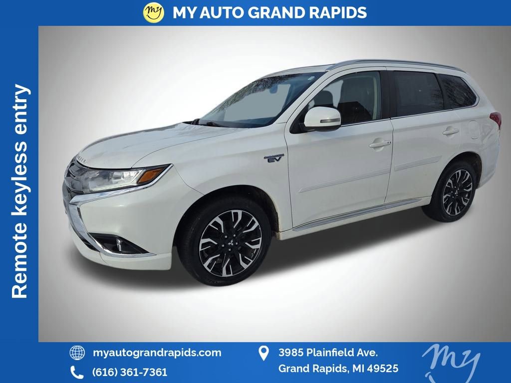 Used 2018 Mitsubishi Outlander SEL image 3