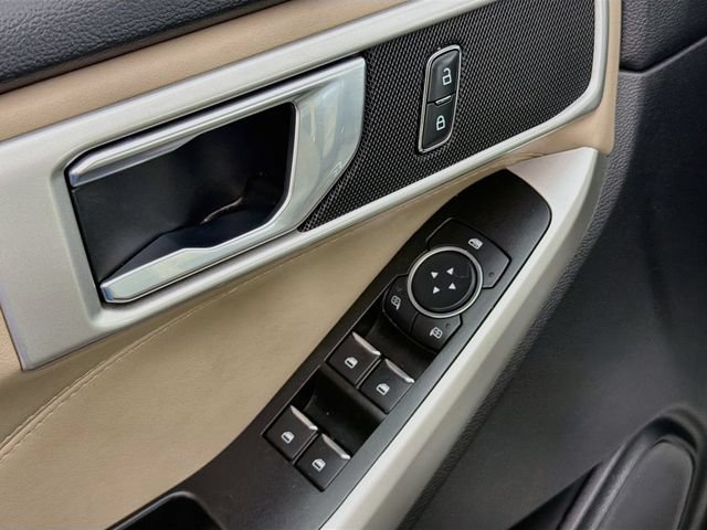 Used 2022 Ford Explorer XLT AWD/4WD image 17