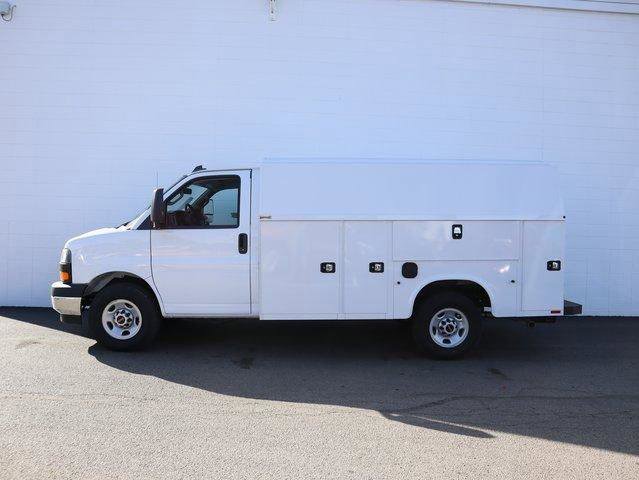 New 2025 GMC Savana 3500 w/ Power Convenience Package image 4