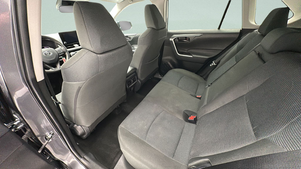Used 2025 Toyota RAV4 LE AWD/4WD image 10