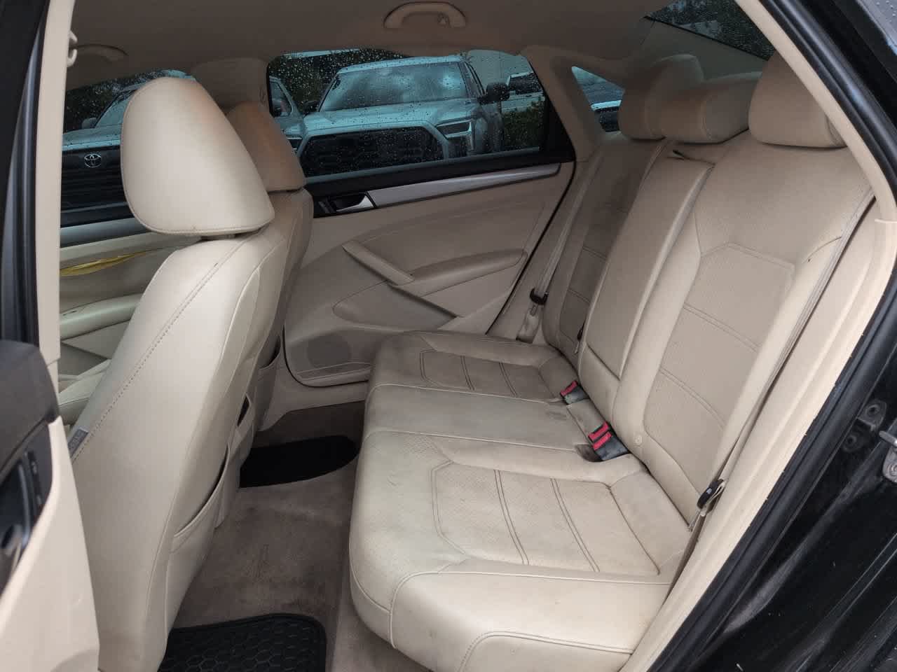 Used 2015 Volkswagen Passat 1.8T SE FWD image 13