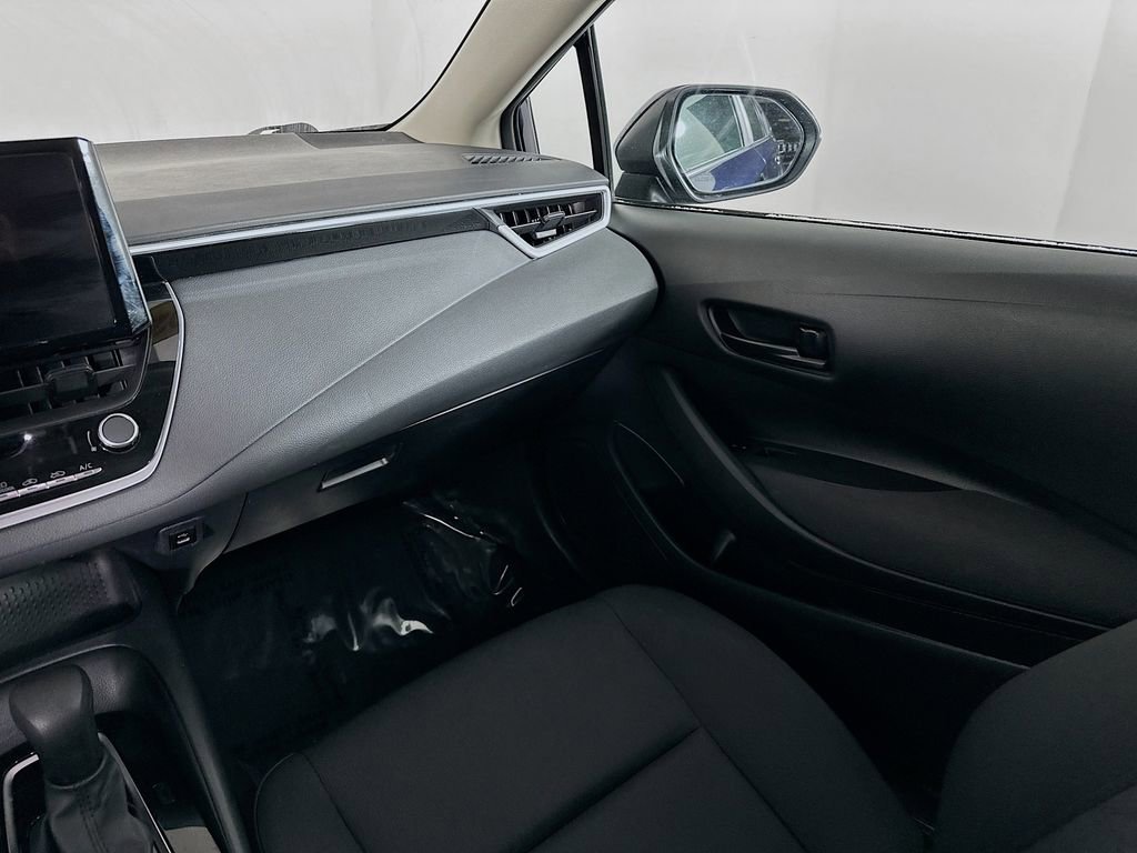 Used 2024 Toyota Corolla LE image 28