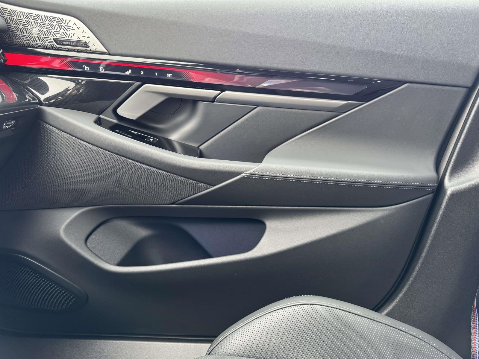 Used 2026 BMW M5 Touring w/ M Driver's Package image 25