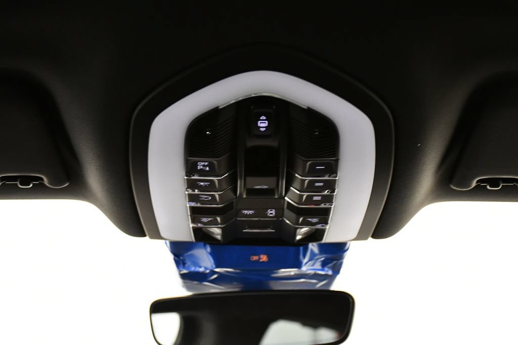 Certified 2026 Porsche Macan Turbo AWD/4WD image 21