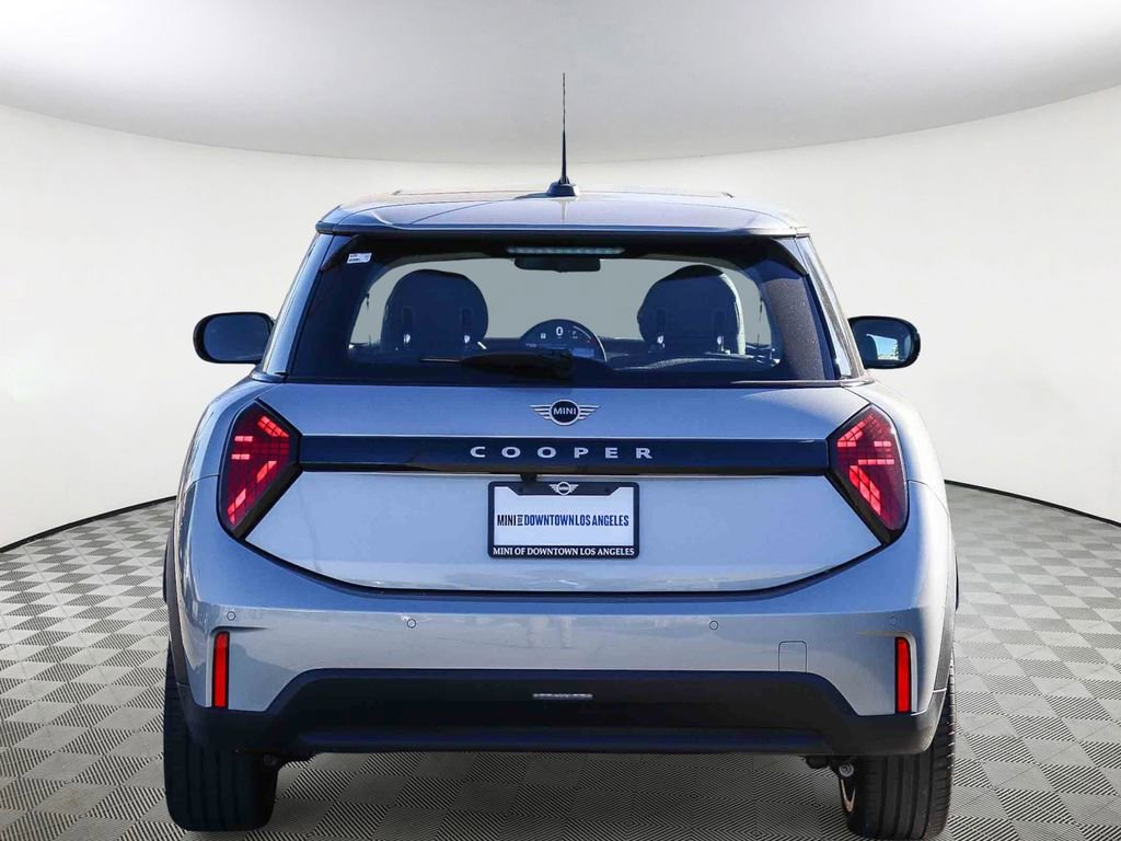 Used 2025 MINI Cooper 2-Door Hardtop image 6