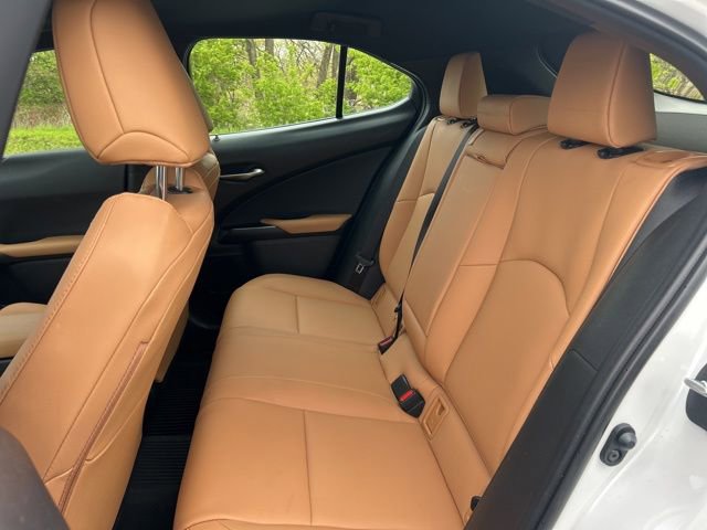 Used 2024 Lexus UX 250h AWD w/ Premium Package image 30