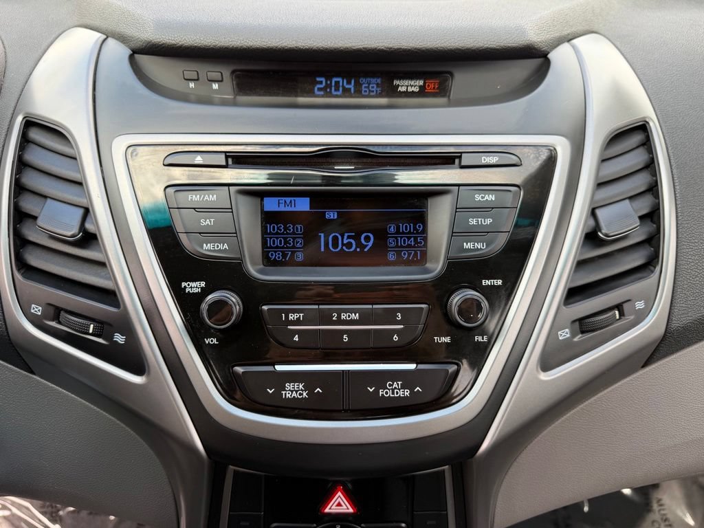 Used 2016 Hyundai Elantra SE FWD image 21