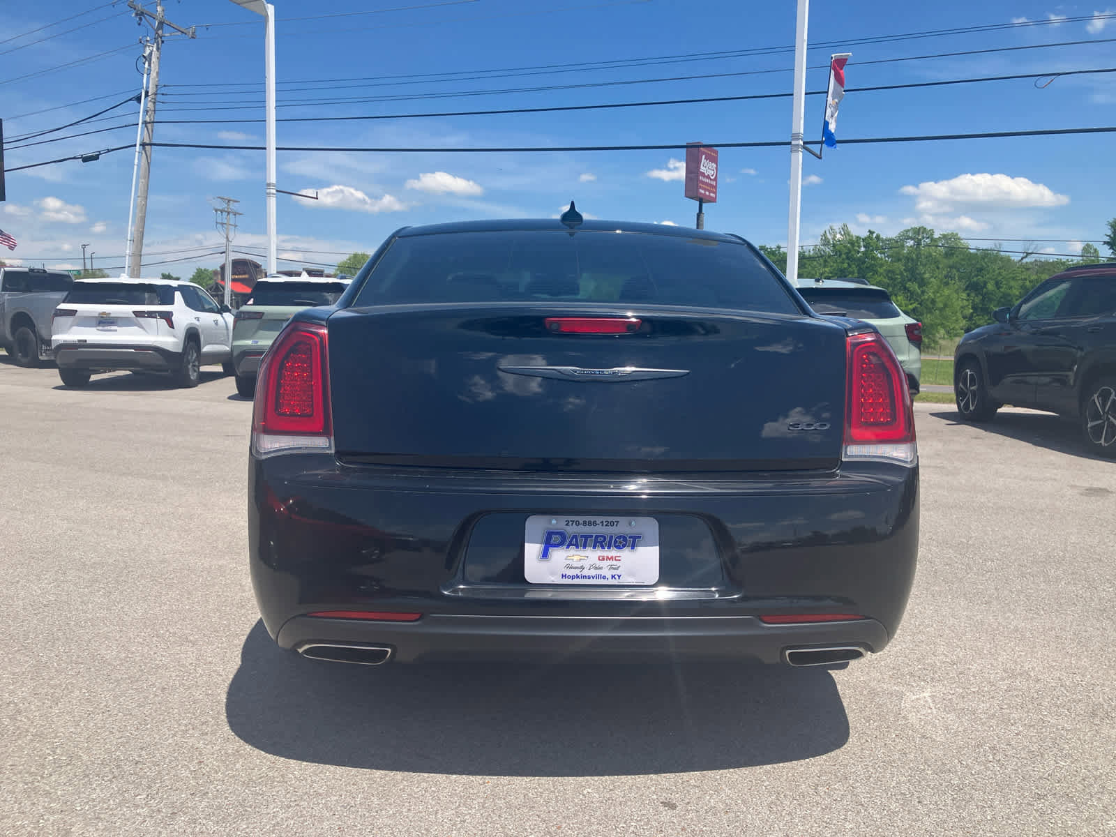 Used 2021 Chrysler 300 Touring w/ Sport Appearance Package RWD image 6