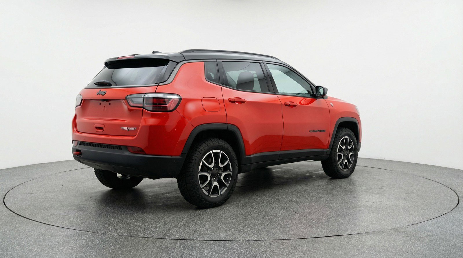 Used 2025 Jeep Compass Trailhawk AWD/4WD image 9