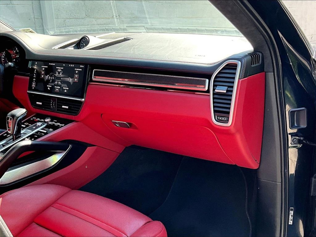Certified 2021 Porsche Cayenne Turbo AWD/4WD image 19