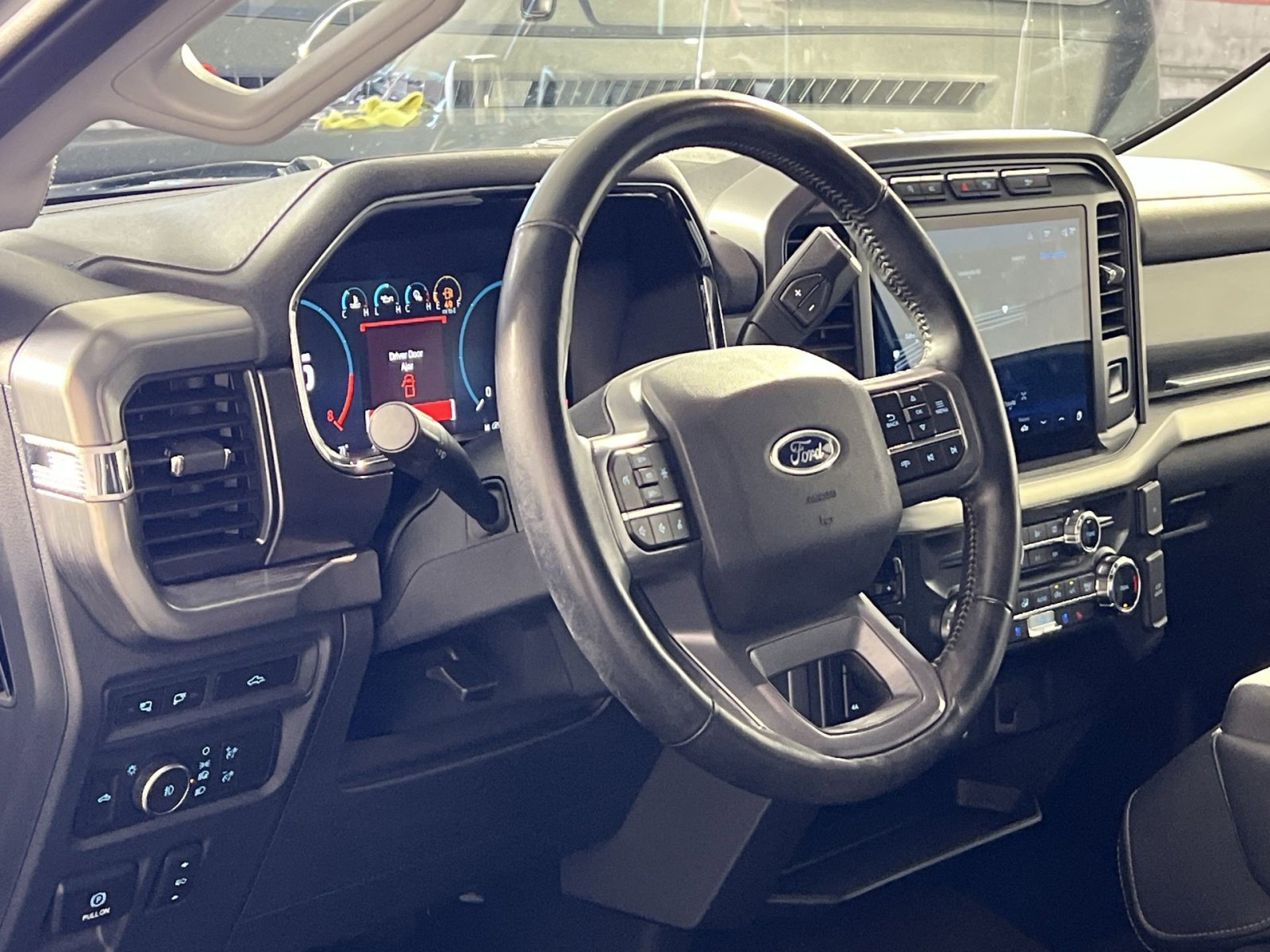 Used 2022 Ford F150 Lariat image 16