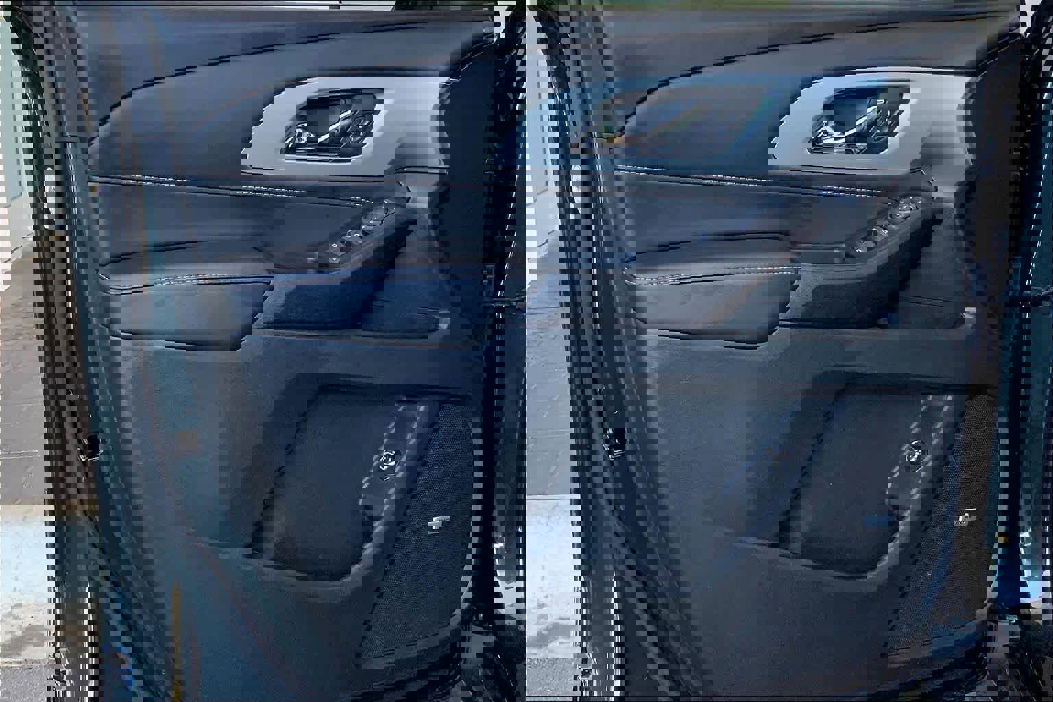 Used 2021 Chevrolet Traverse RS image 22