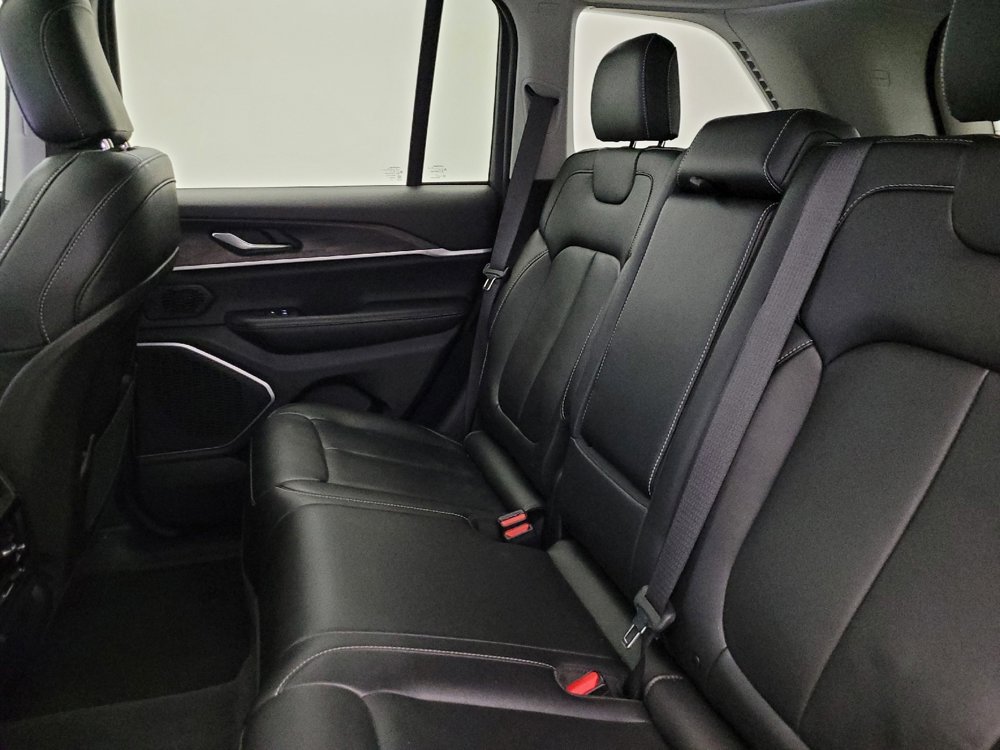 Used 2022 Jeep Grand Cherokee Limited 4xe image 18