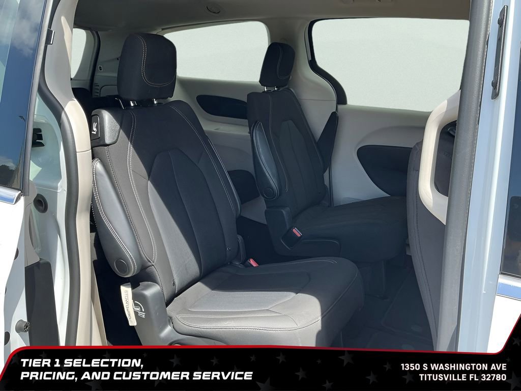 Used 2023 Chrysler Voyager LX FWD image 14