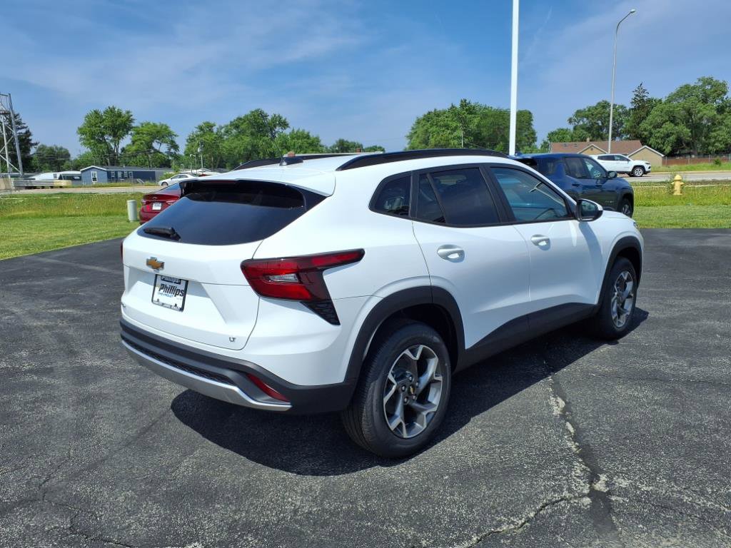 New 2025 Chevrolet Trax LT image 3
