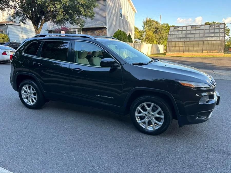 Used 2015 Jeep Cherokee Latitude image 11
