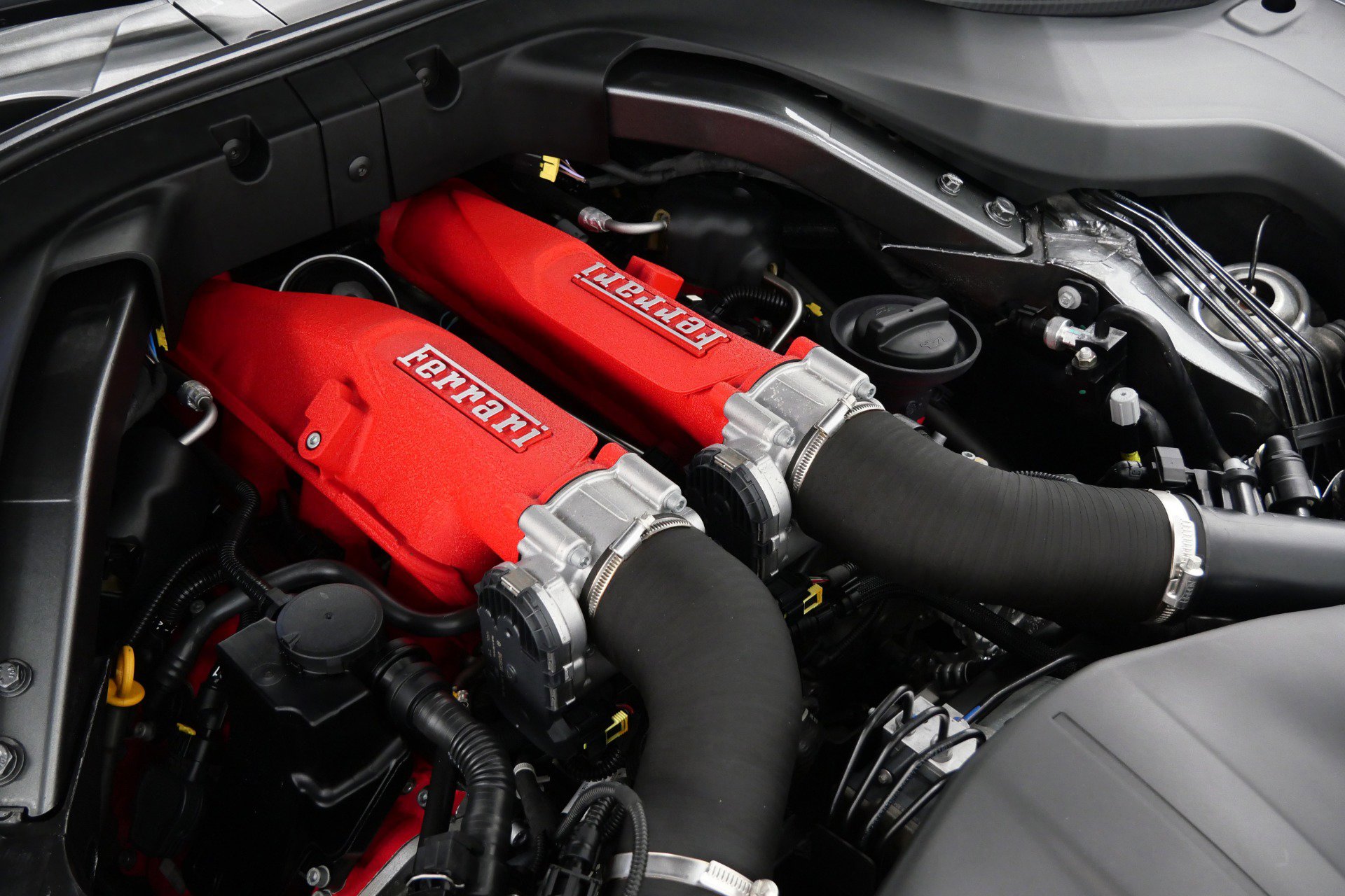 Used 2019 Ferrari Portofino RWD image 47