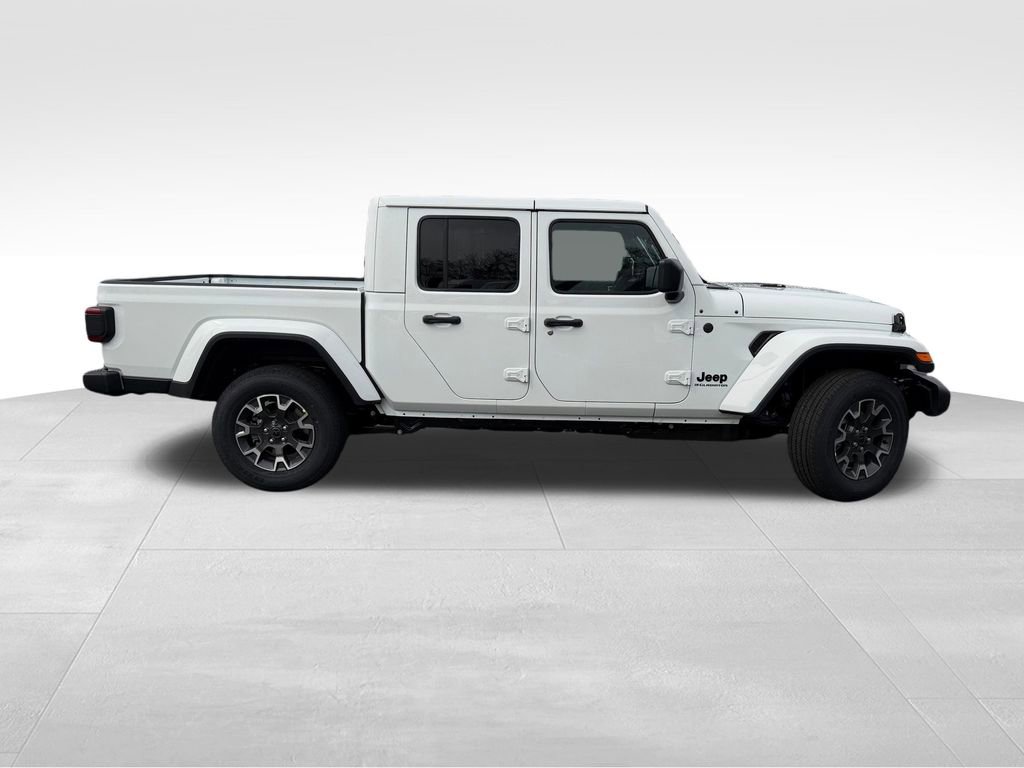 New 2026 Jeep Gladiator Sahara image 9