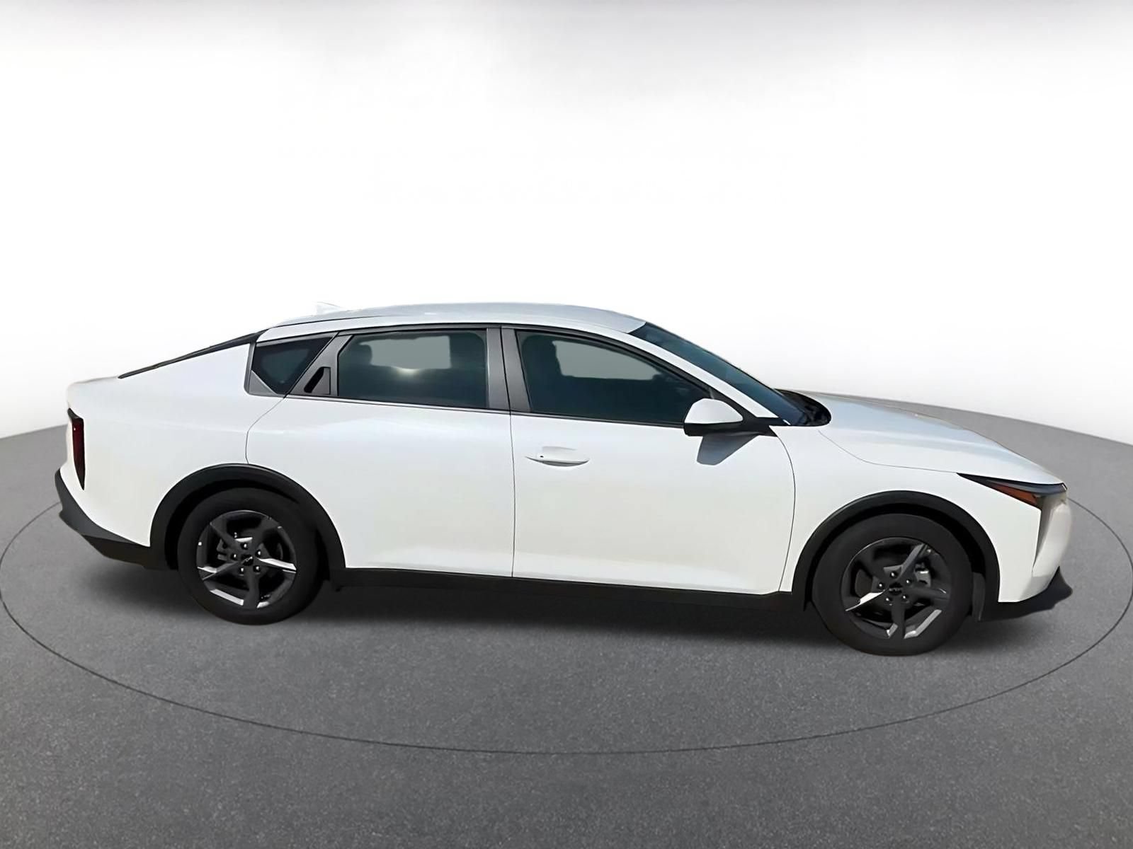 Used 2025 Kia K4 FWD image 15