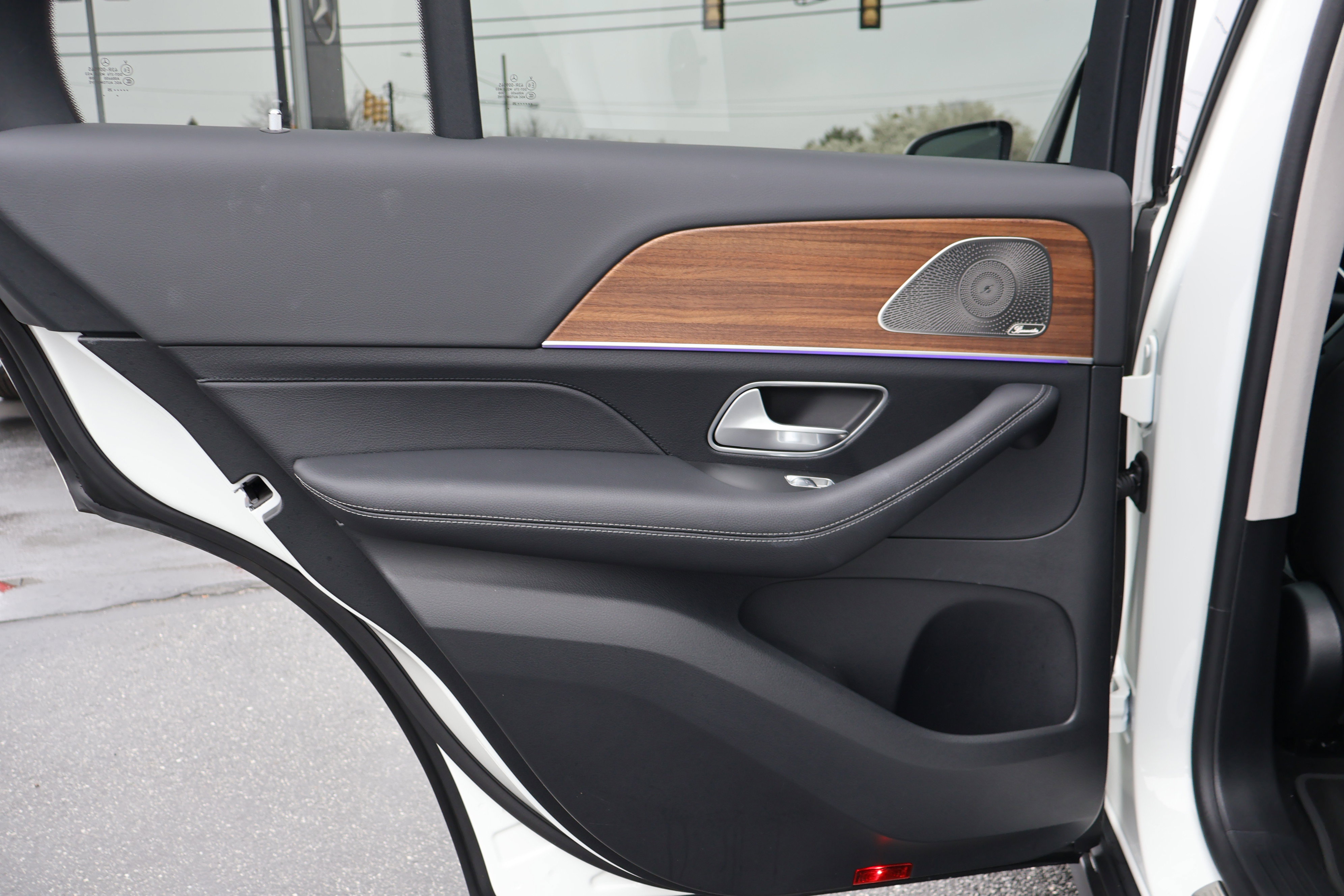 Used 2025 Mercedes-Benz GLE 350 4MATIC image 16