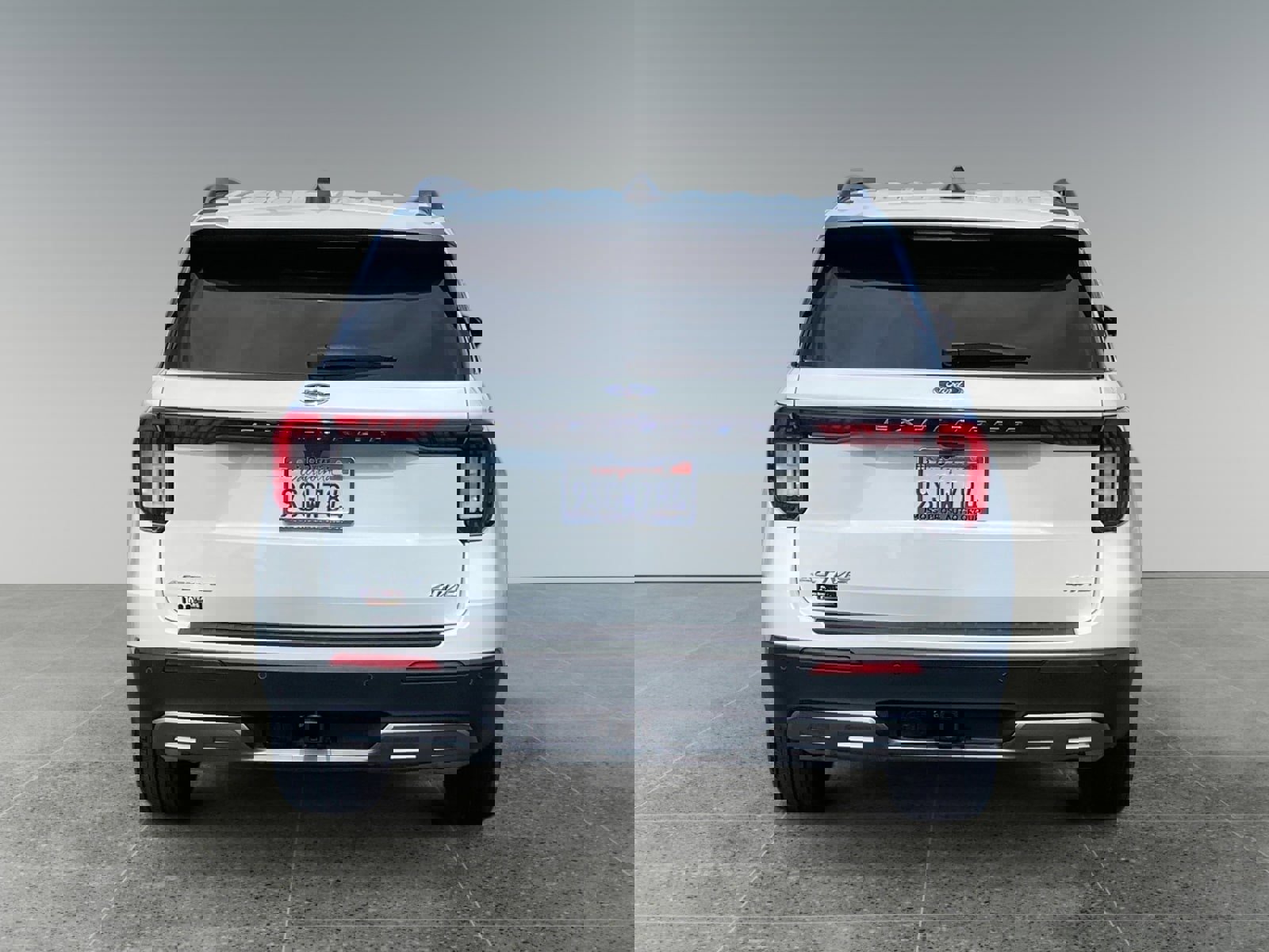 Used 2025 Ford Explorer Active w/ Active Comfort Package AWD/4WD image 4