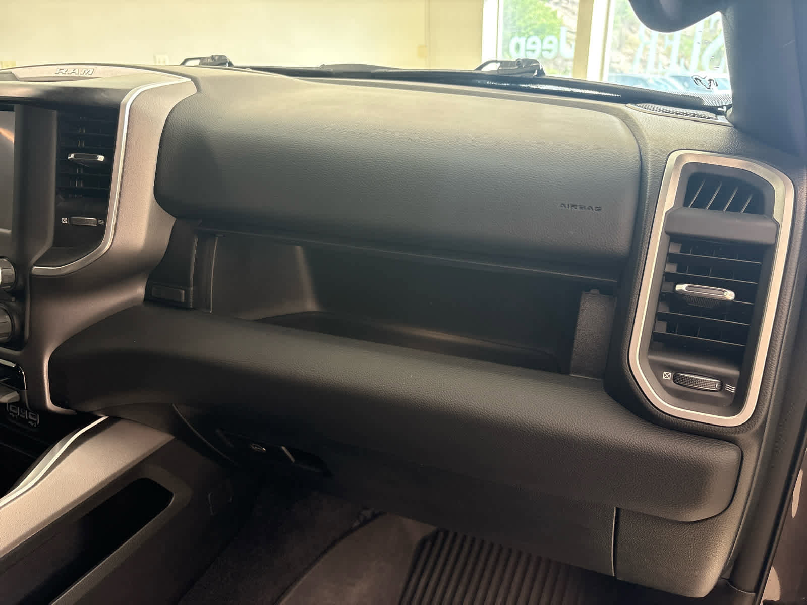 Used 2023 RAM 1500 Big Horn AWD/4WD image 29