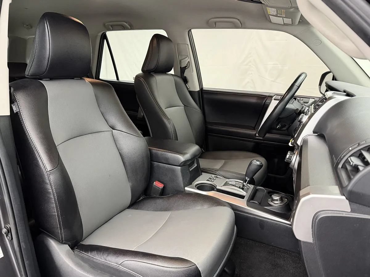 Used 2018 Toyota 4Runner SR5 Premium w/ Wilderness Package AWD/4WD image 27
