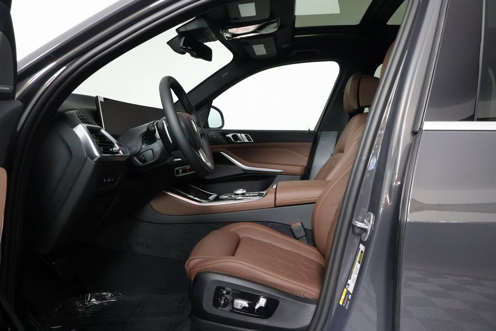 New 2026 BMW X5 xDrive50e w/ Executive Package AWD/4WD image 5