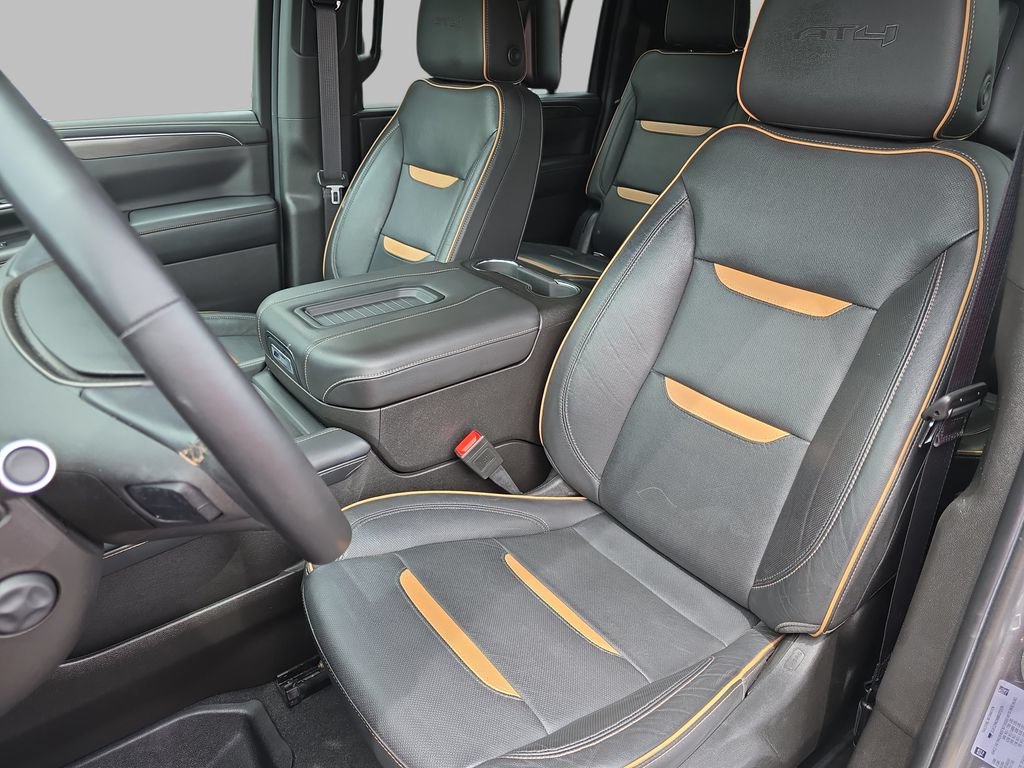 Used 2021 GMC Yukon XL AT4 w/ AT4 Premium Package AWD/4WD image 17