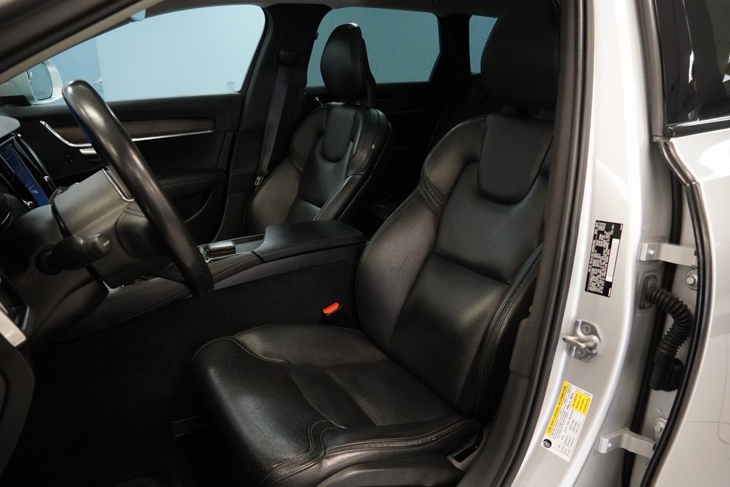 Used 2018 Volvo V90 T5 Cross Country w/ Convenience Package image 3