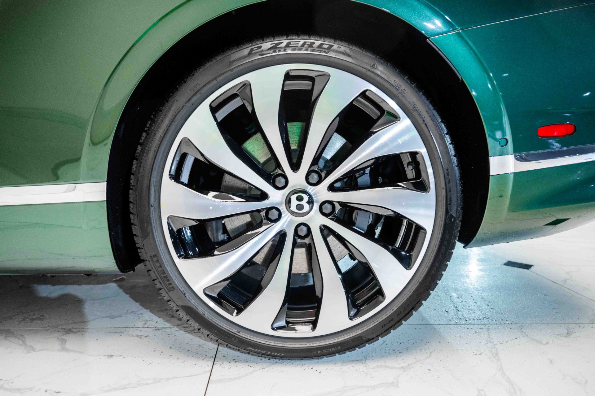 Used 2024 Bentley Continental GT V8 AWD/4WD image 12