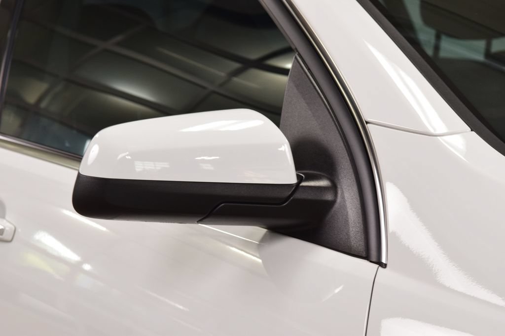 Used 2017 Chevrolet SS RWD image 18