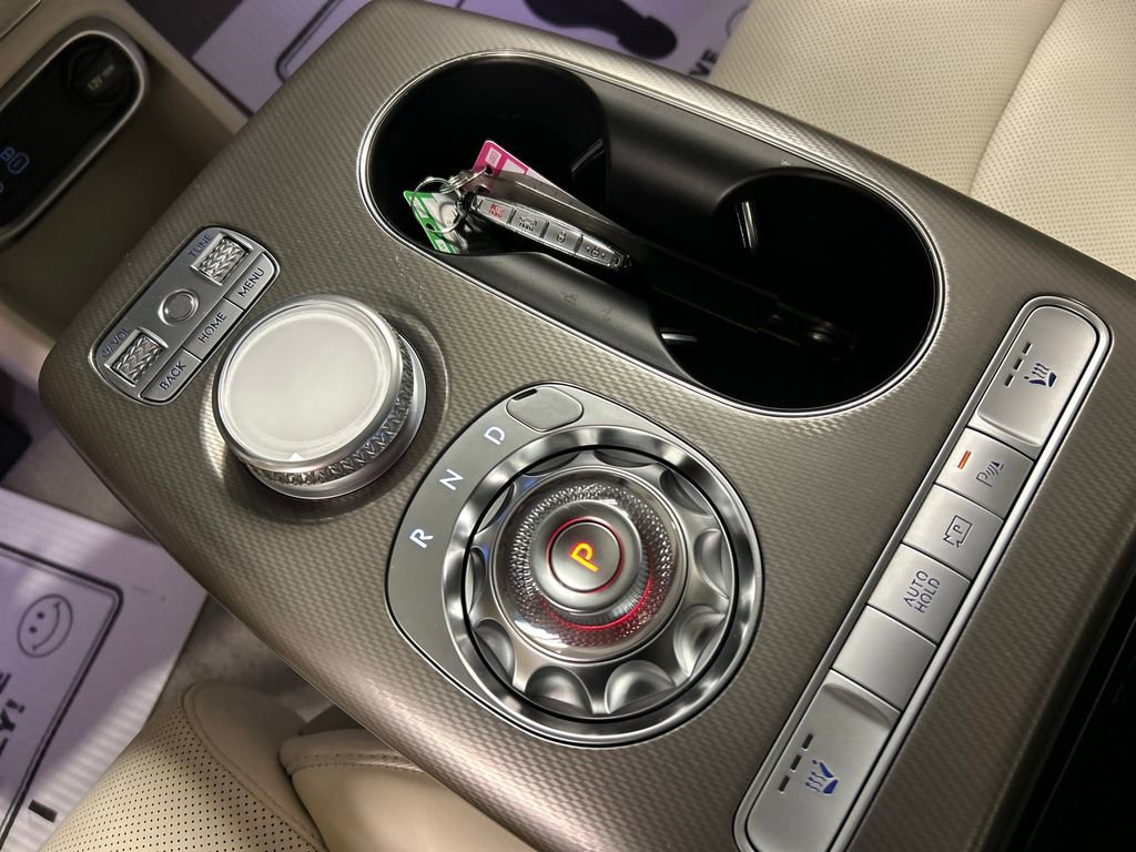 Used 2025 Genesis GV60 RWD image 18