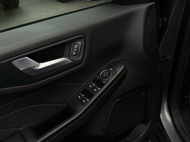 Certified 2024 Ford Escape ST-Line Select w/ Tech Pack #1 image 15