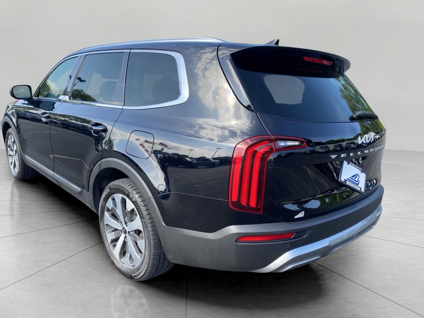 Used 2022 Kia Telluride EX w/ EX Premium Package FWD image 33
