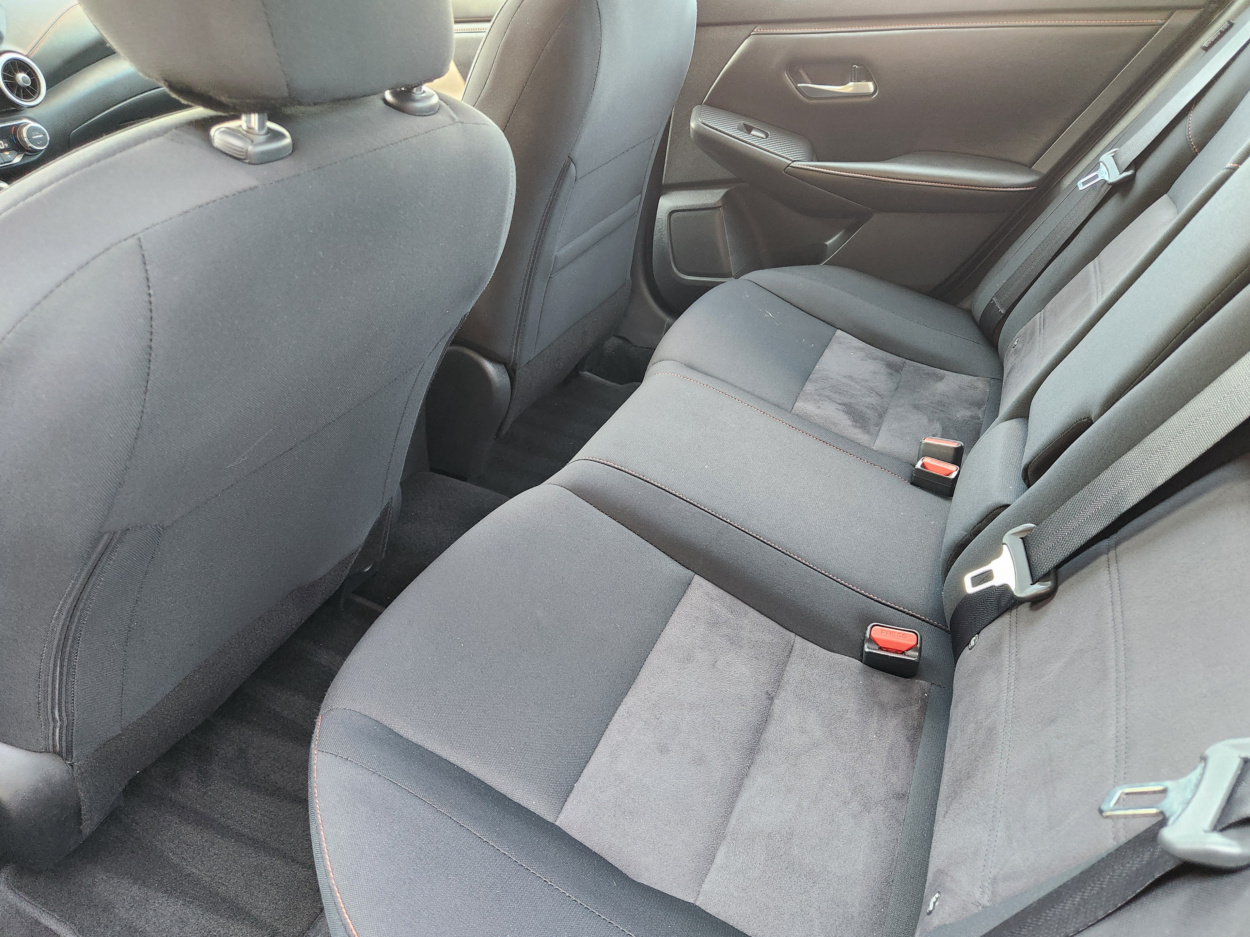Used 2025 Nissan Sentra SR FWD image 32