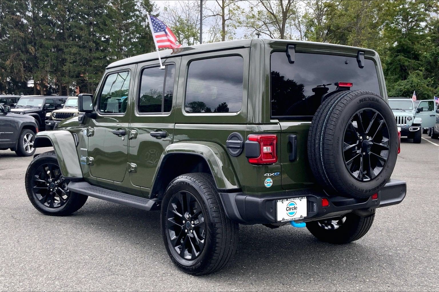 Certified 2024 Jeep Wrangler Unlimited Sahara w/ Technology Group AWD/4WD image 11