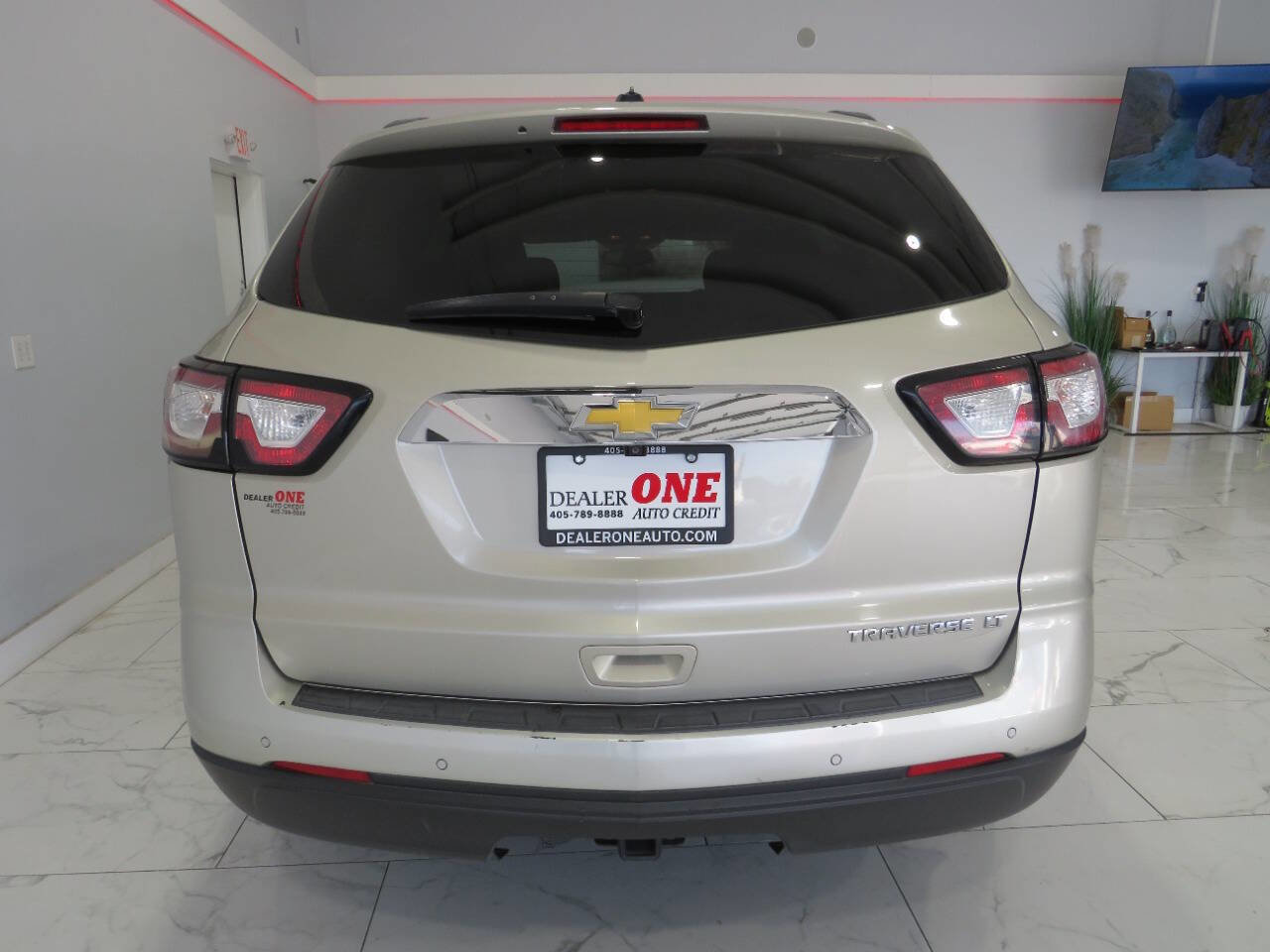 Used 2016 Chevrolet Traverse LT w/ Style and Technology Package image 5