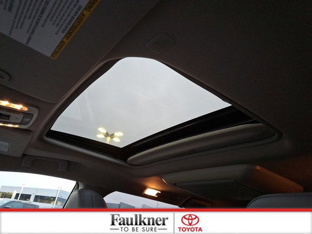 Certified 2023 Toyota Sienna Limited image 14