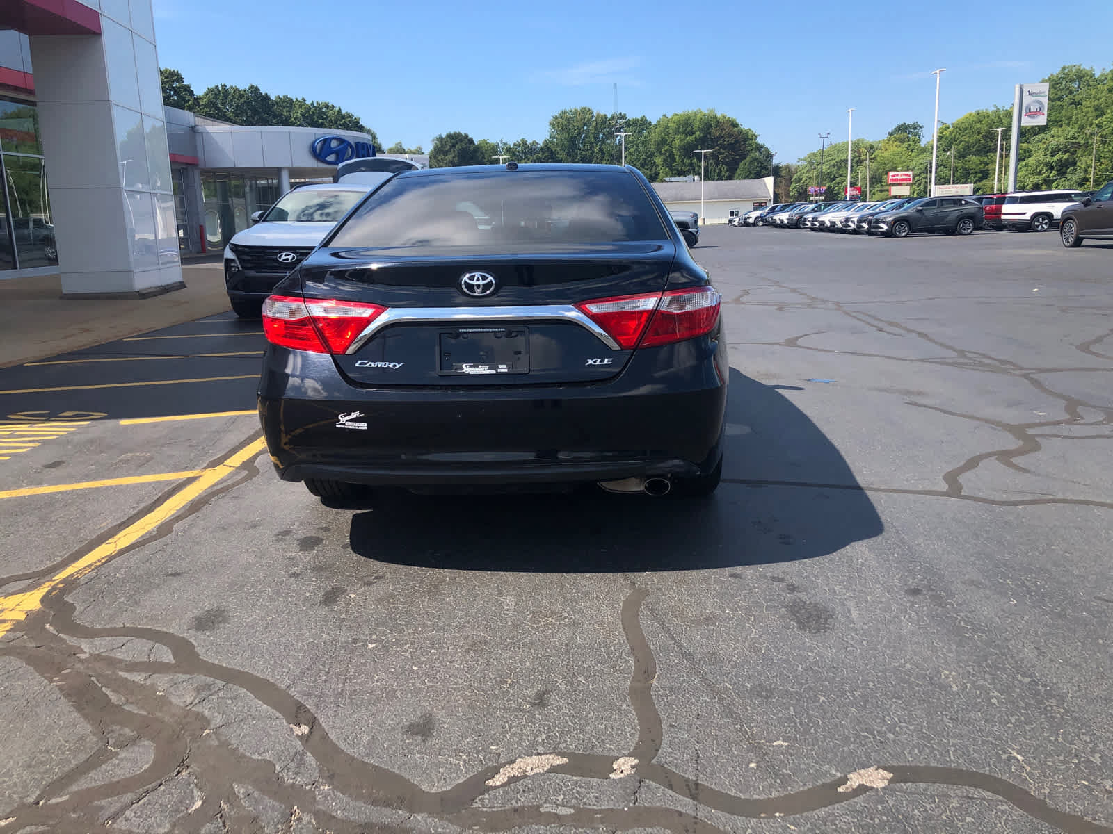 Used 2017 Toyota Camry XLE FWD image 5