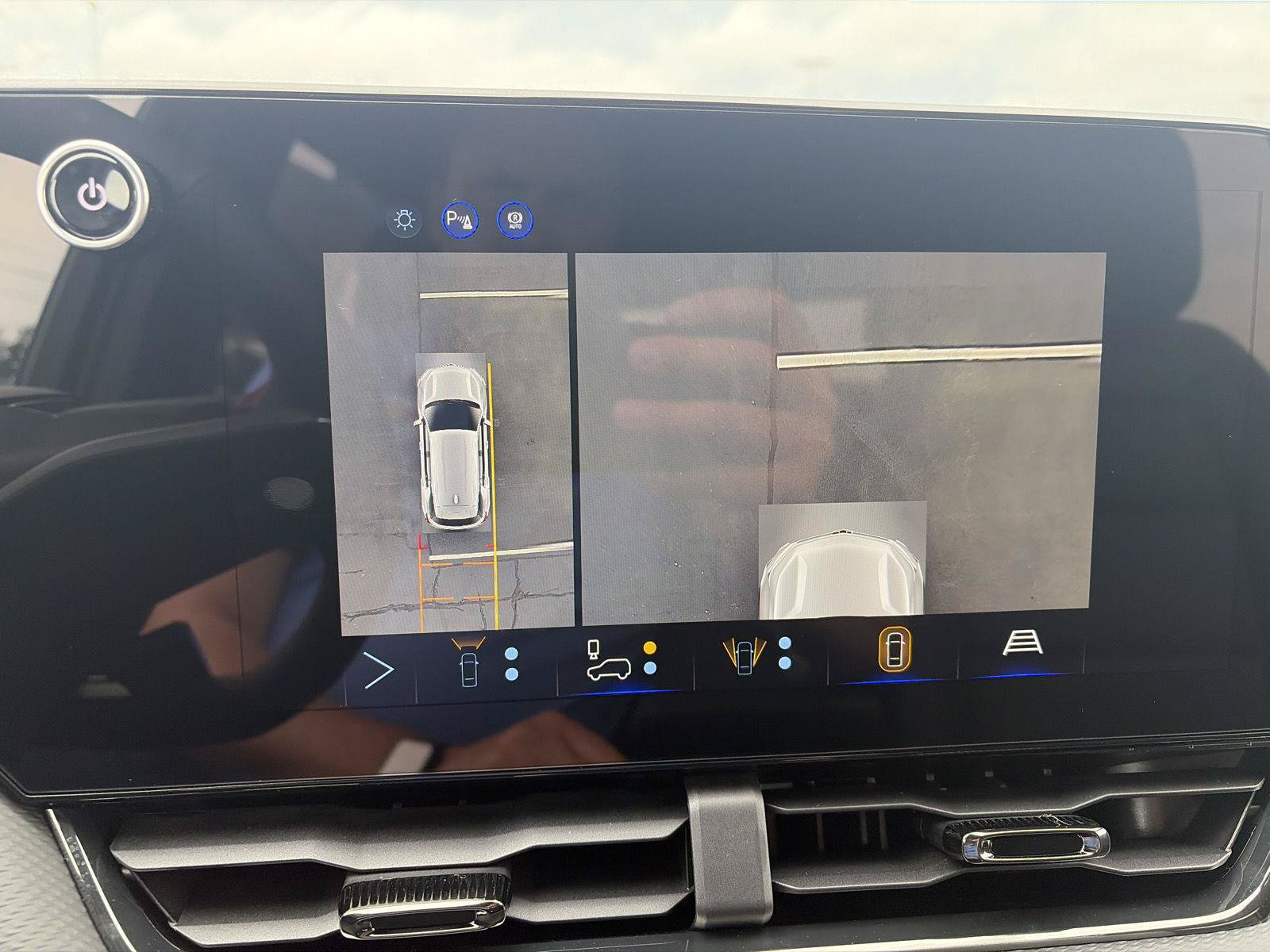 New 2027 Chevrolet Equinox RS w/ Safety and Technology Package AWD/4WD image 26