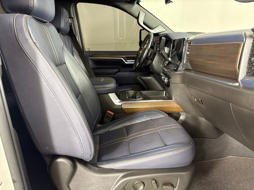 Used 2024 Chevrolet Silverado 3500 High Country w/ High Country Premium Package image 17