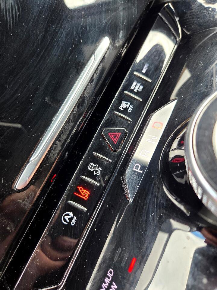 Used 2024 Jeep Wagoneer Series II w/ Flexible Seating Group image 24