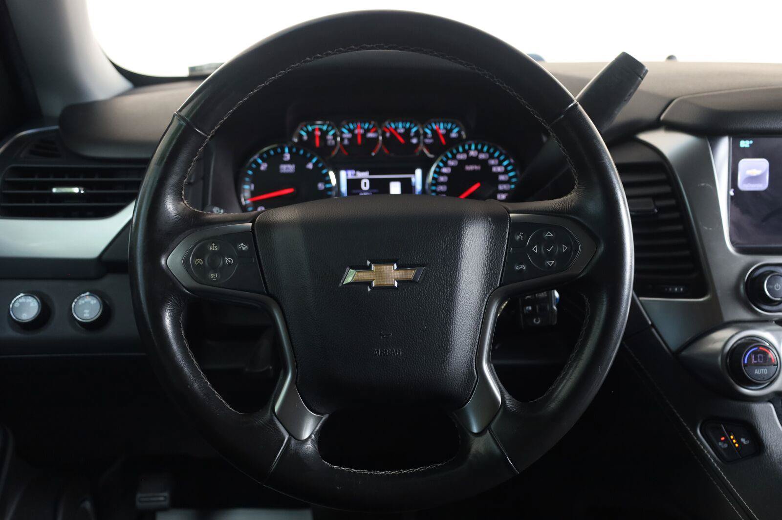 Used 2018 Chevrolet Tahoe LT AWD/4WD image 33