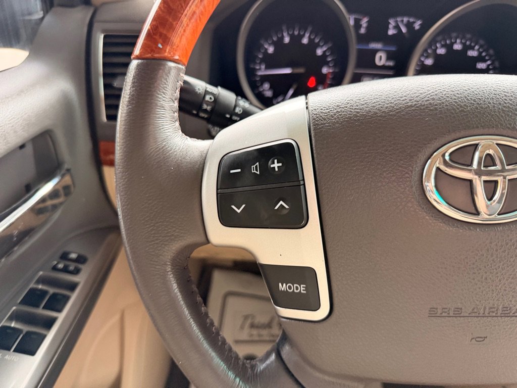 Used 2015 Toyota Land Cruiser image 22